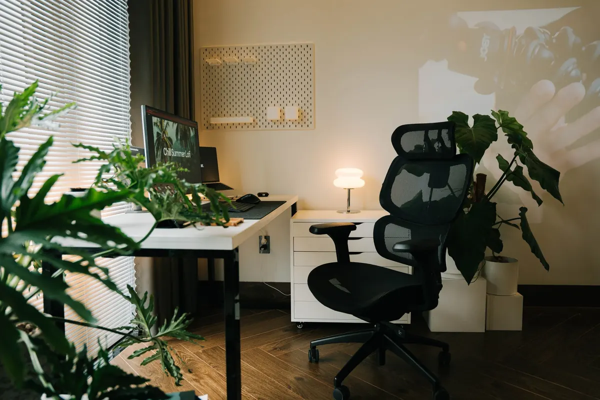 How to Insulate a Garden Office for Year-Round Use: A Step-by-Step UK Guide